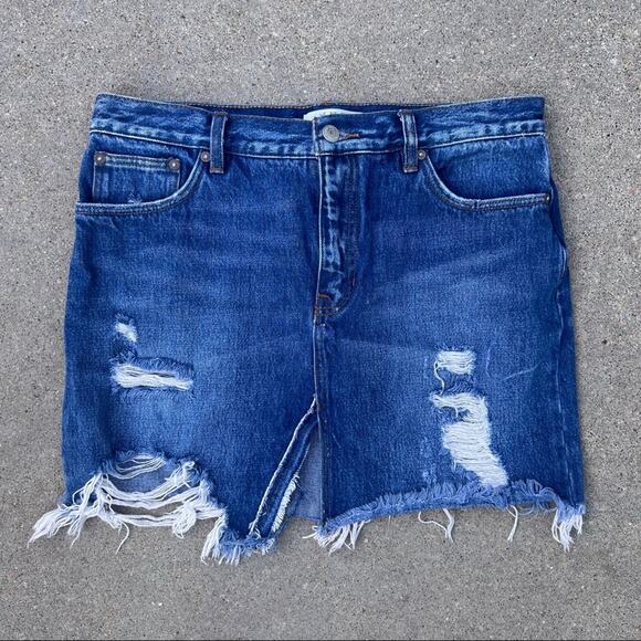 We The Free Raw Hem Denim Mini Skirt Size 27 - Picture 1 of 5